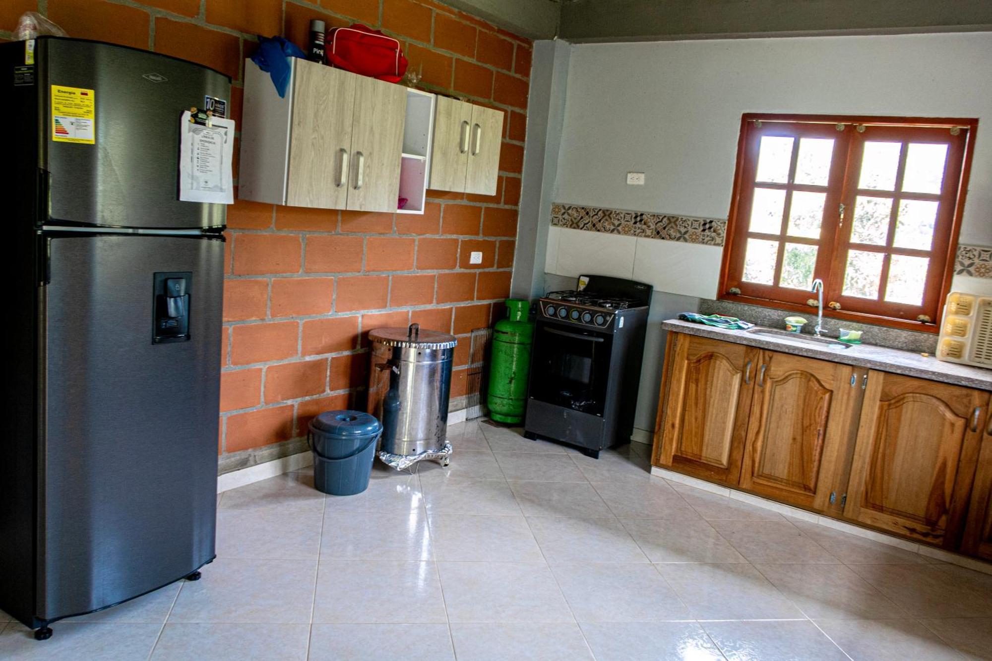 Chalet San Rafael Cerca Al Rio Wifi 6-12 Personas *