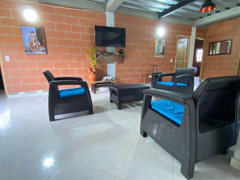 Chalet San Rafael Cerca Al Rio Wifi 6-12 Personas *