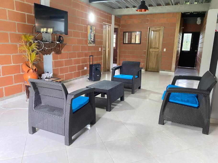 Chalet San Rafael Cerca Al Rio Wifi 6-12 Personas
